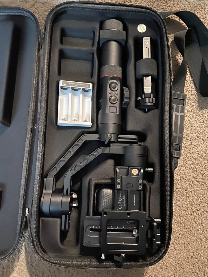 Zhiyun Crane Version2 3-Axis Handheld Stabilizer Gimbal for DSLR Cameras & Zoom - Image 3 of 4