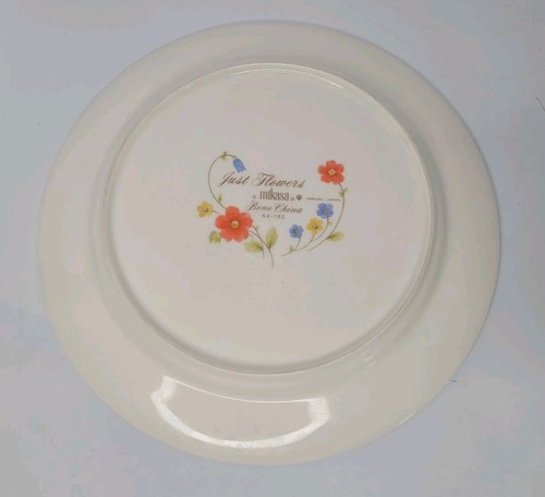 Set Of 7 Mikasa Just Flowers A4-182 Dinner Plates 10.5" Bone China Japan - Picture 6 of 21