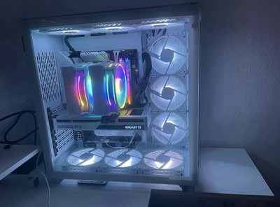 Weißer Gaming PC 