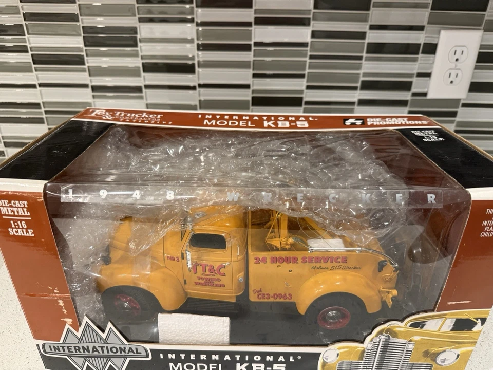 DCP International Model KB-5 1:16 Scale Tow Truck New READ - Image 4 of 4