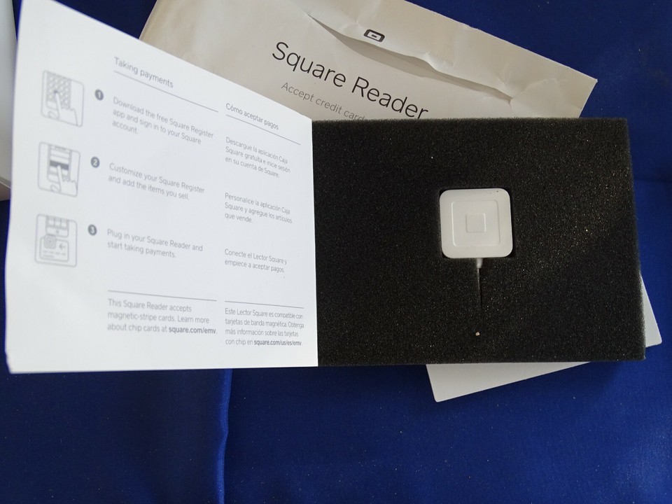 Square - Reader for Magstripe (with lightning connector) - Glossy White