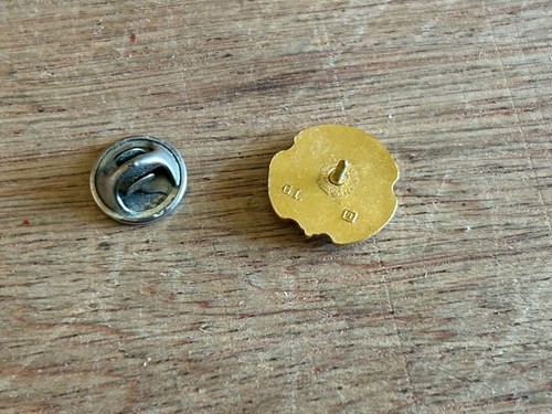 Department Of Army Lapel Pin Retired Civilian Small Clutch Back - Picture 10 of 24