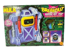 Vintage 1997 Toy Biz Incredible Hulk, Break Out Gamma Ray Trap Playset Open Box
