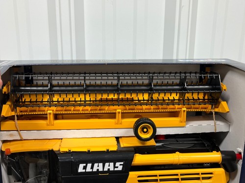 CLAAS Lexion 780 Bruder COMBINE 1:16 Scale NIB w/ Grain Head and Trailer Yellow - Picture 6 of 8