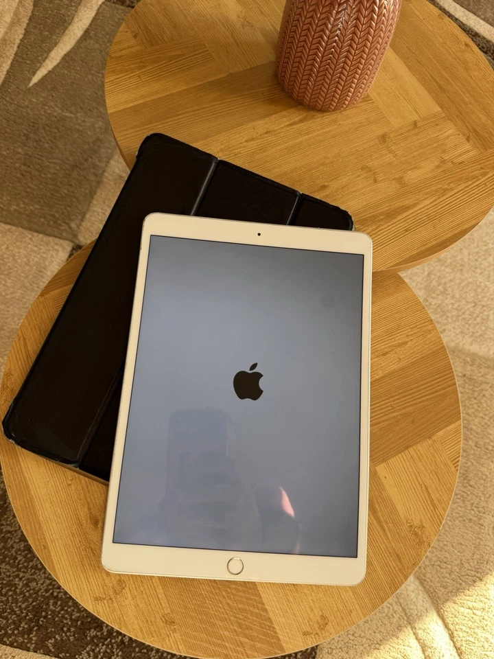 Apple iPad Air (3rd generation) · 64GB · Cellular, foto 1 di 2