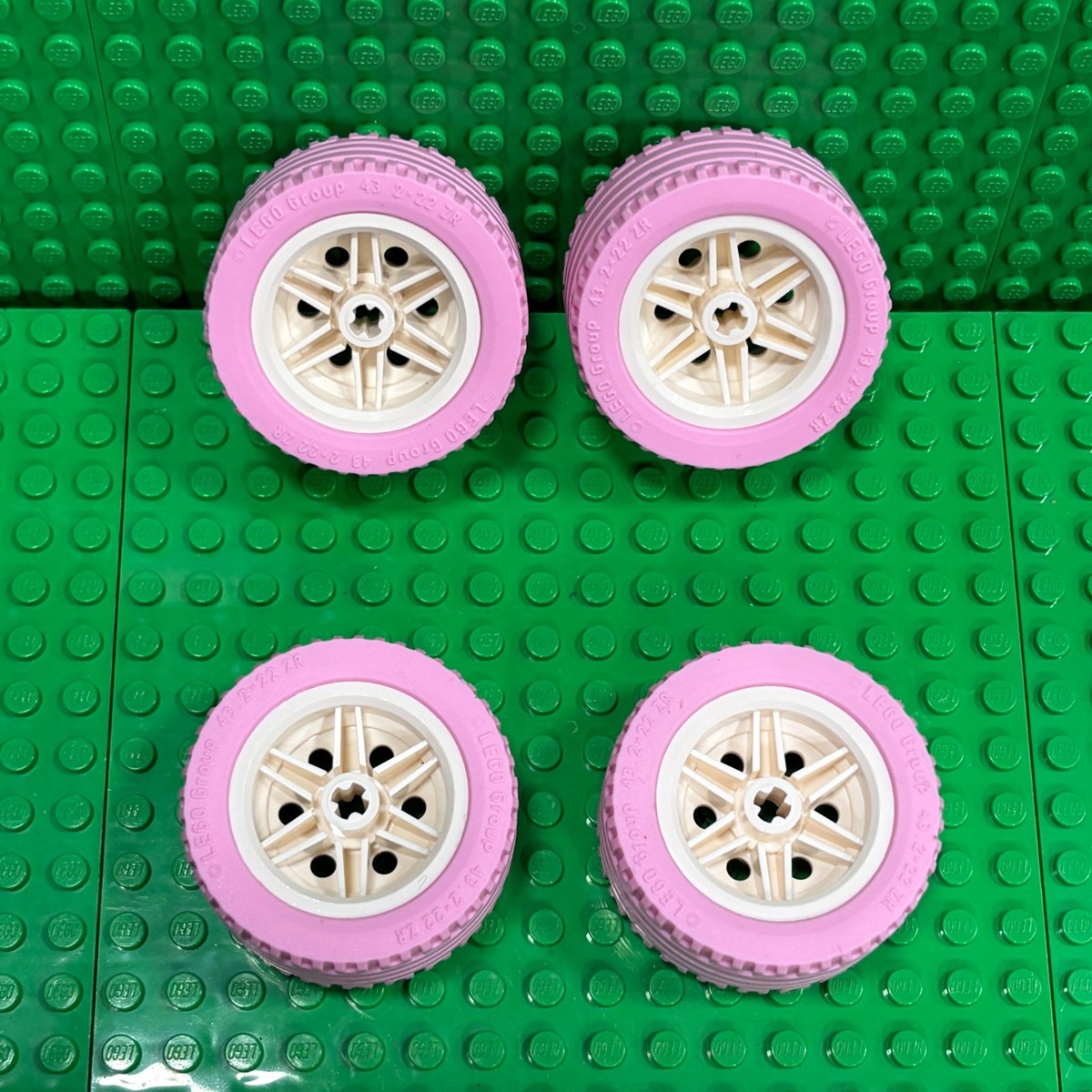 Lego Technic Wheels + Tires : Medium Size 56145 44309 : Lot of 4