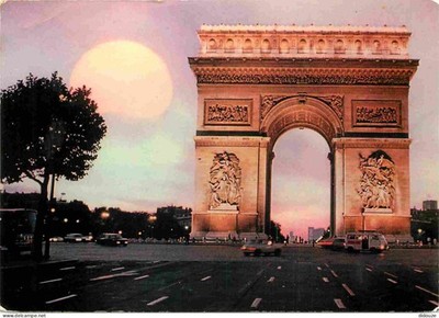 Postcard - 75 - Paris - Arc de Triomphe - Sunset on a full evening