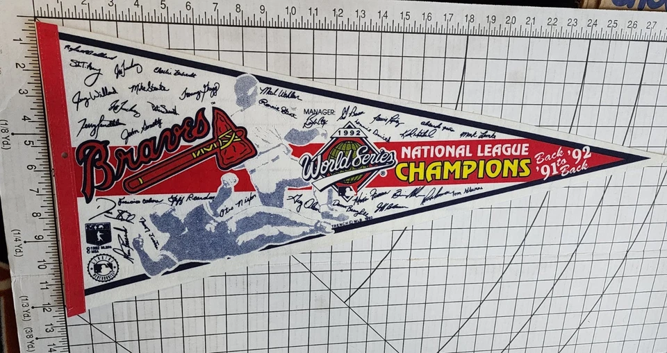 Pennant 1992 lot 3 Atlanta Braves World Series signatures Screaming Indian MLB - Image 2 of 4