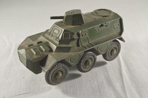 BJ245 Dinky Toys GB #676 APC Armoured Personnel Carrier D/-