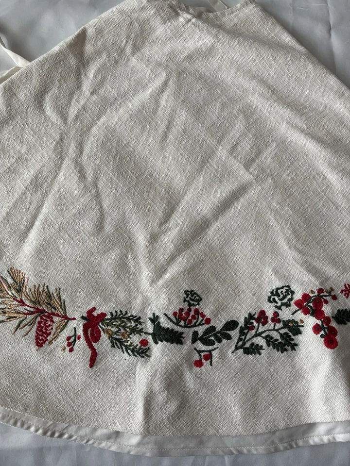 Winter Pines Cones & Red Berries Embroidered Christmas Tree Skirt White Cotton - Image 2 of 4