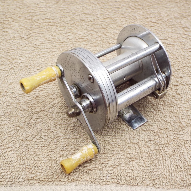 OCEAN CITY 1800 antique fishing reels vintage