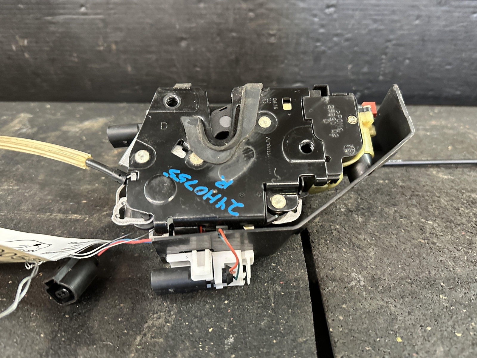 03-11 BENTLEY CONTINENTAL GT FRONT PASSENGER RH DOOR LOCK LATCH ACTUATOR OEM 54K