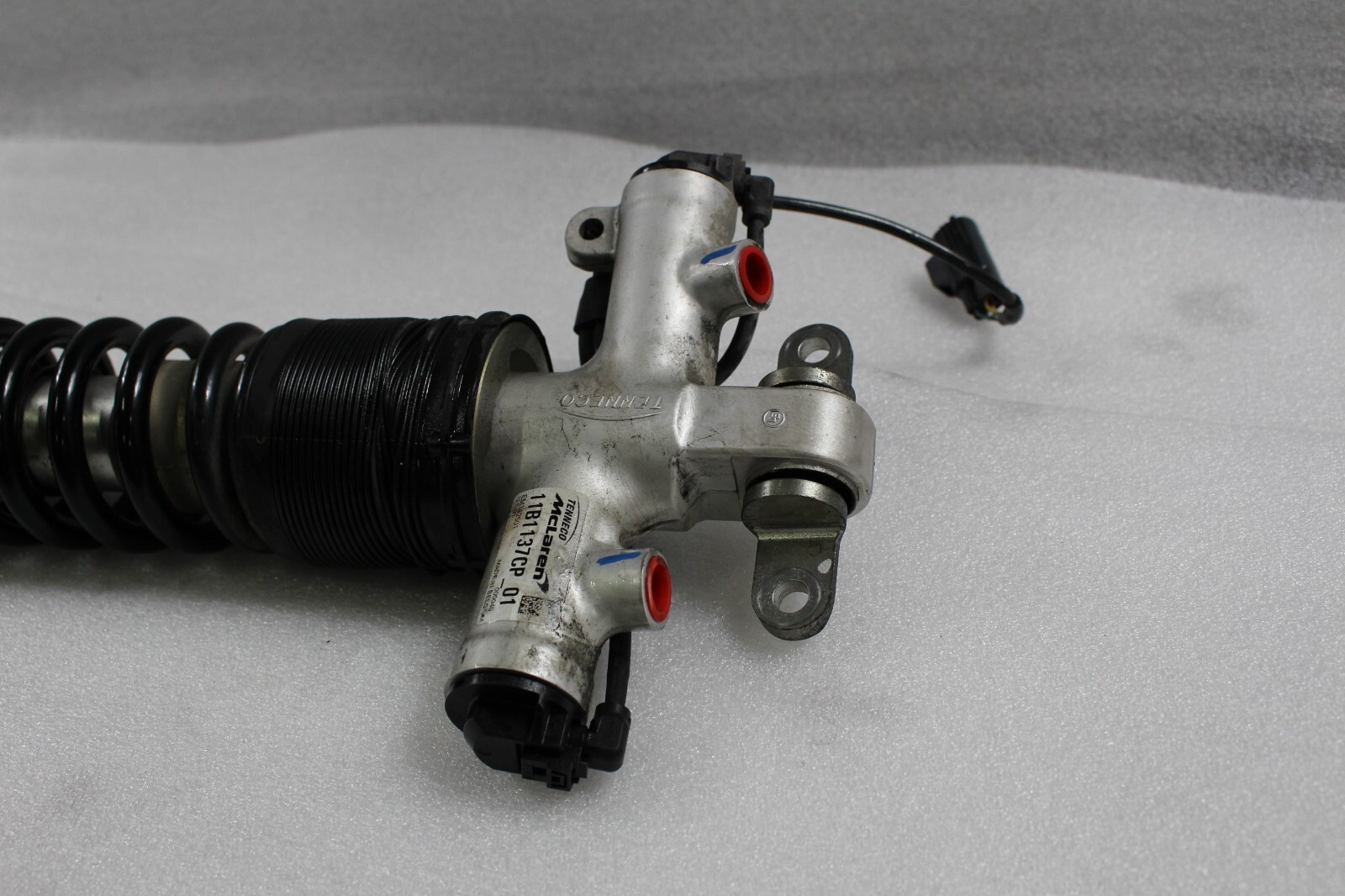 McLaren MP4-12C, LH, Left, Rear Shock Absorber, Used, P/N 11B1137CP