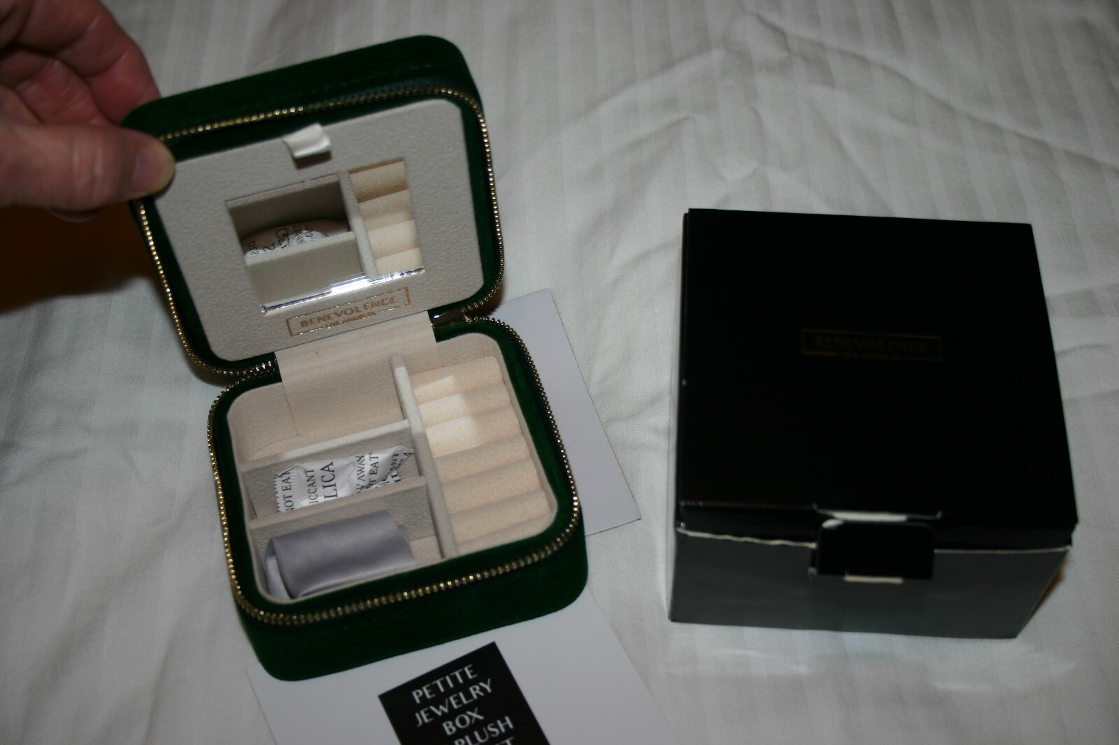 Benevolence Los Angeles TRAVEL Jewelry Box New GREEN Velvet 3x3 Oprah's