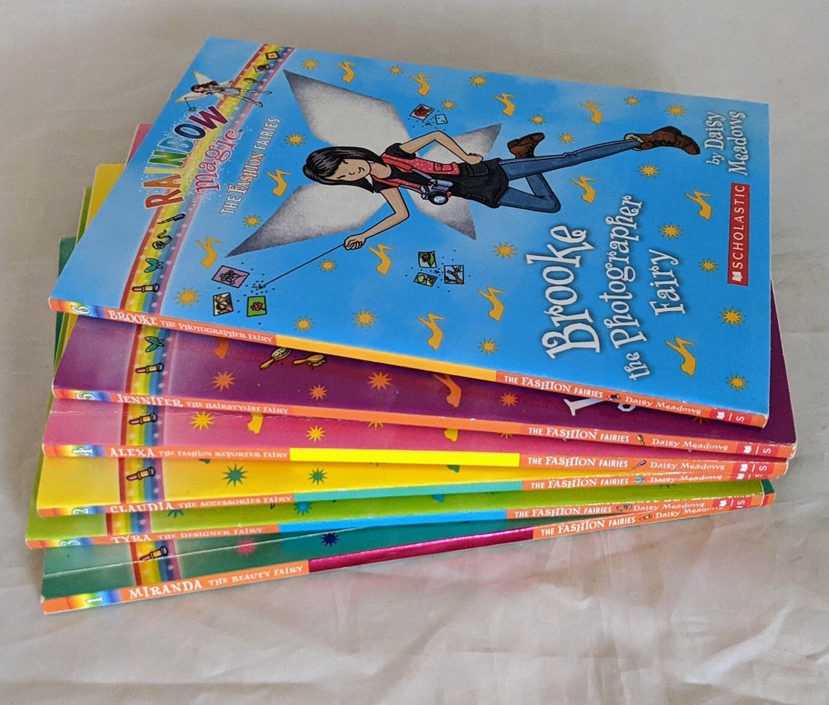 Lot of (1-6) Rainbow Magic The Fashion Fairies Books Set Daisy Meadows  Ages 6+
