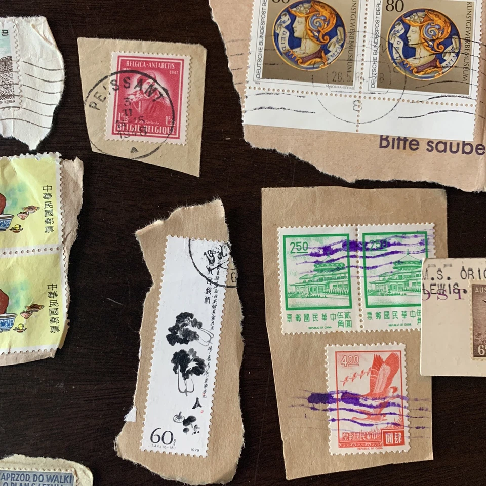 WORLDWIDE JUNK STAMP LOT ON PAPER COLLECTION. CHINA, KOREA, VATICAN & MORE - Image 3 of 4