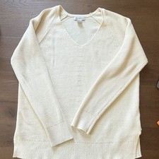 Athleta Hanover V-Neck Sweater Cream Merino Wool Blend Ribbed Knit Size M 882541