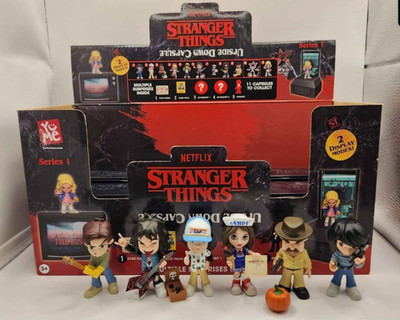 YuMe Stranger Things Series 1 Figurines Set w/ Display Case