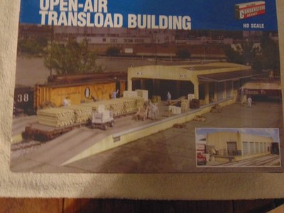 Walthers Cornerstone 933-2918 HO Open Air Transload Building Kit