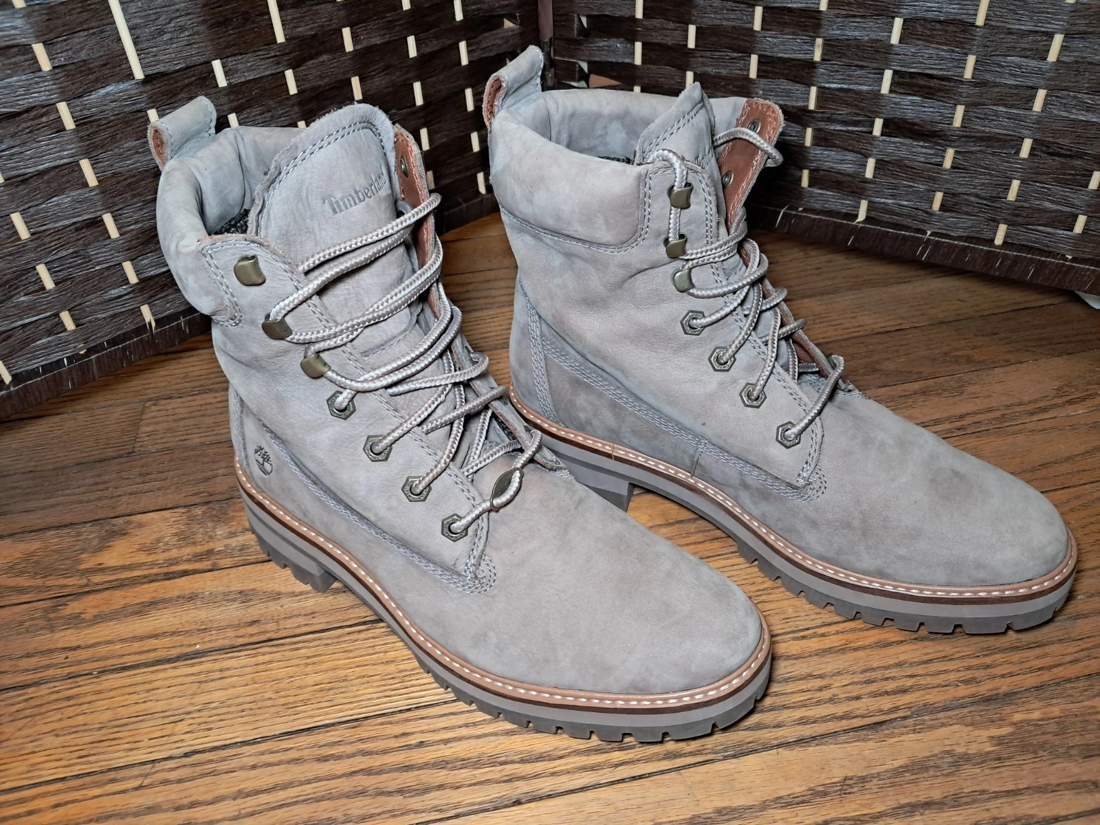 Stivali Timberland Courmayeur Lightweight Valley 6" Taupe Nubuck donna taglia 11 nuovi senza etichette