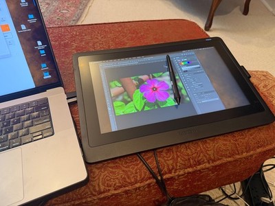 Wacom Cintiq 16in Creative Pen Display - Black - and Excellent Condition