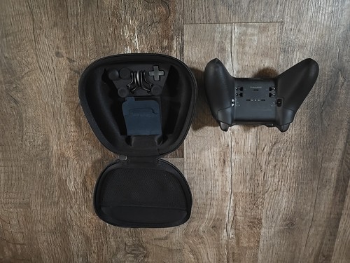 Xbox Elite Series 2 Controller - Picture 2 of 3