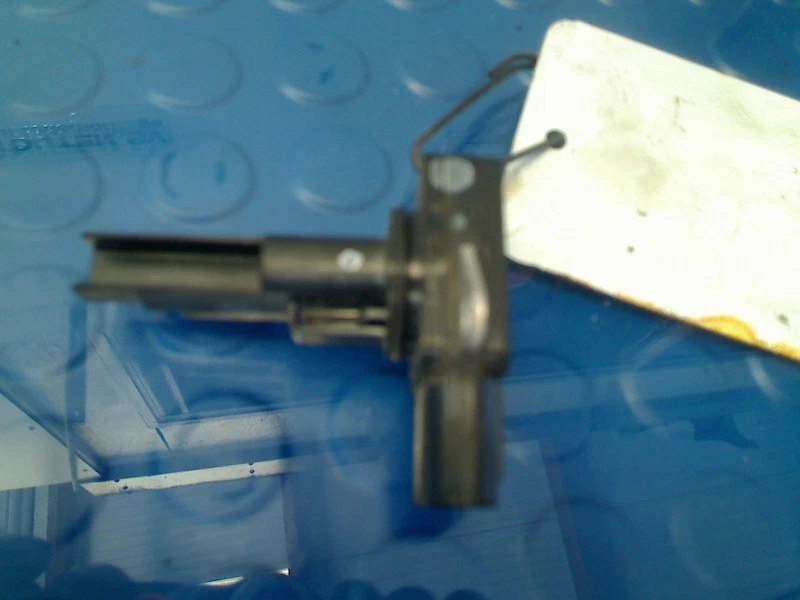 DÉBITMÈTRE DÉBITMÈTRE Toyota Yaris III (P13) 2015 222040V020 - Photo 3/4