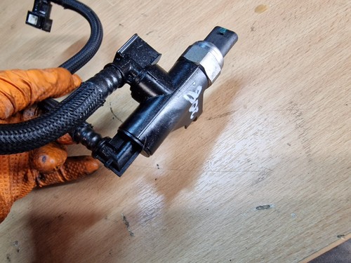 Peugeot 208 MK2 1.5 Bluehdi Diesel Fuel Pressure Sensor - Picture 5 of 10