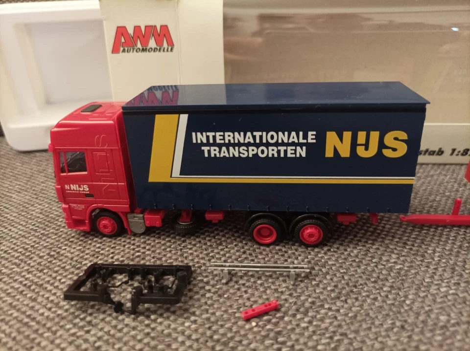 AWM H0 1:87 in OVP 73236 - DAF XF 95 SSC Koffer-Tandem-Hängerzug "NIJS" ( B ) - Bild 3 von 4