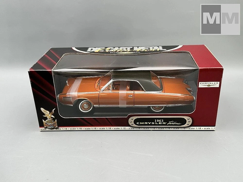 Road Signature Chrysler 1:18 Scale Diecast Cars, Trucks & Vans for