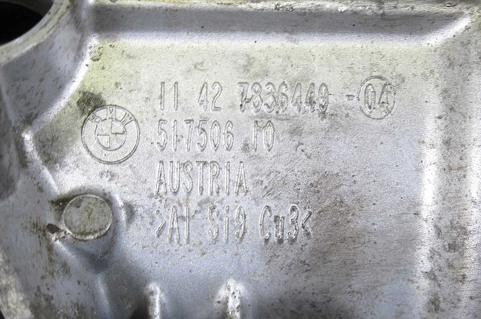 Carcasa de filtro de aceite de motor BMW S85 5,0 L V10 E60 M5 E63 M6 con tapa 2006-2010 USADO OE Foto 3 de 4