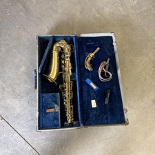 VINTAGE COLLEGIATE MADE BY HOLTON ELKHORN, WIS. U.S.A. TENOR SAXOPHONE