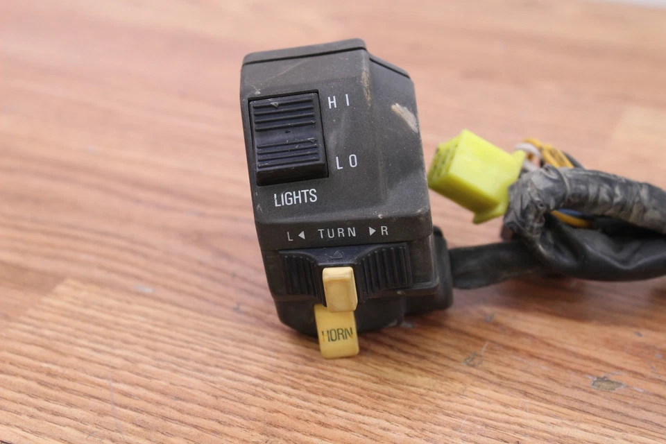 Interruptor/control de barra izquierda y derecha Suzuki DR200SE 2007 - par Foto 2 de 4