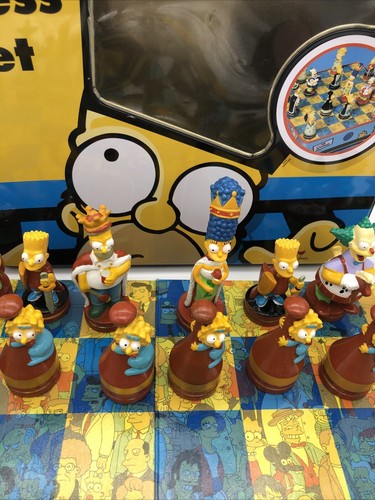 THE SIMPSONS CHESS SET - VINTAGE 1998 CARDINAL GAMES - COMPLETE - Picture 8 of 10