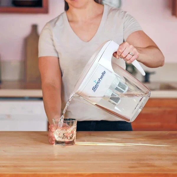 Seychelle 64oz pH20 Alkaline Water Filter Pitcher and 28oz STANDARD Flip Top Bot - Image 2 of 3