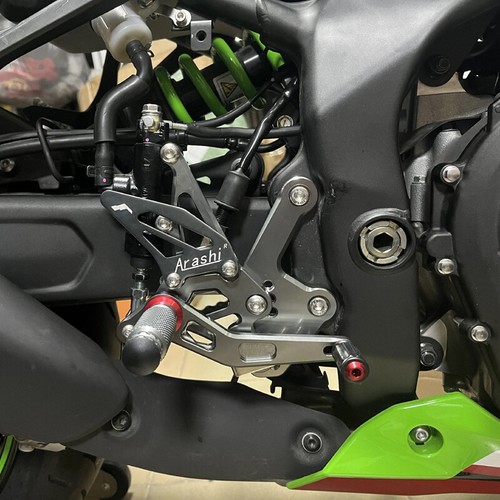 Grigio kit pedane arretrate regolabili rearset per KAWASAKI ZX25R ZX4R ZX4RR 20- - Picture 9 of 10
