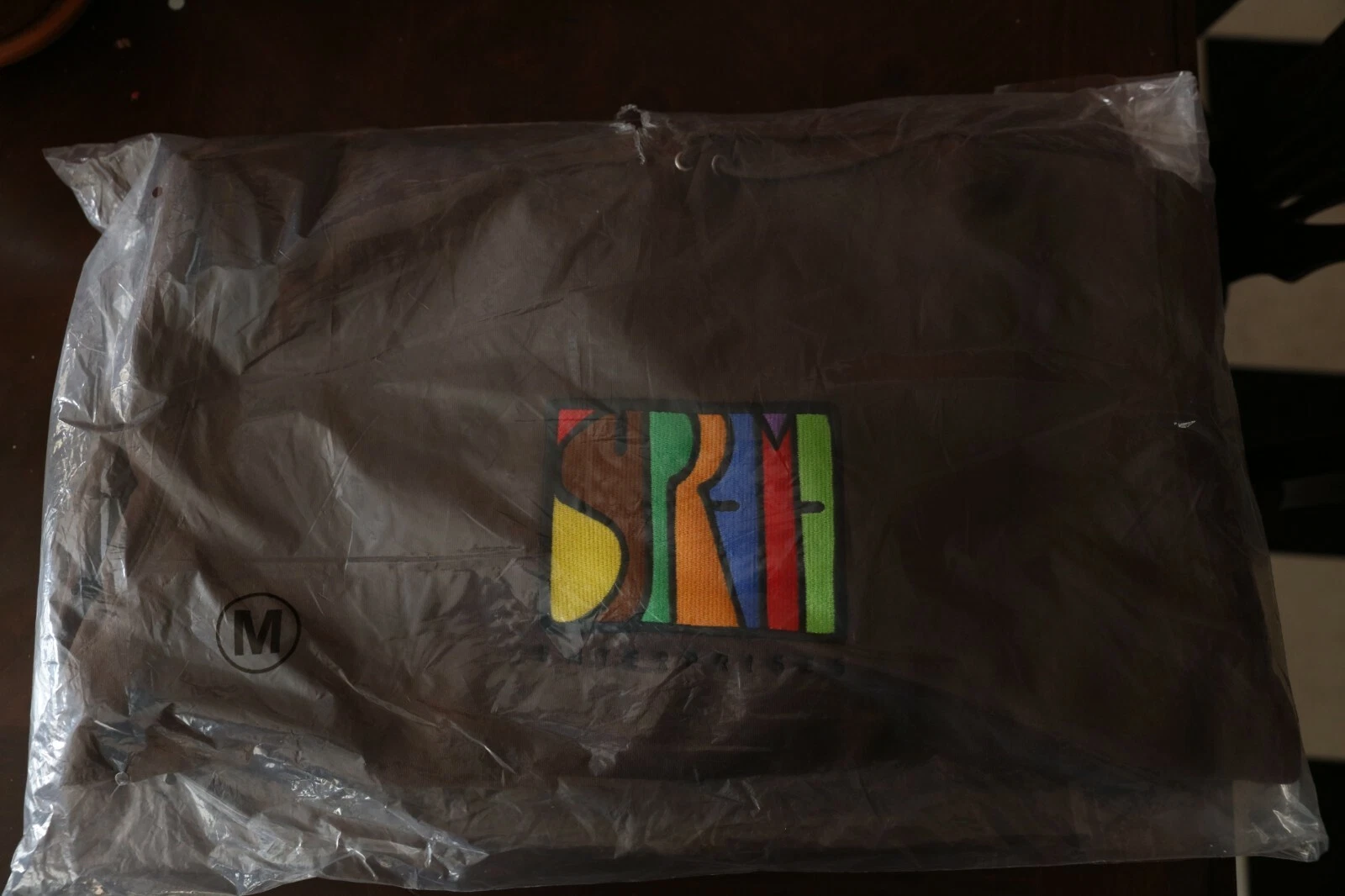 Felpa con cappuccio Supreme Enterprises marrone polveroso medio nuova sigillata