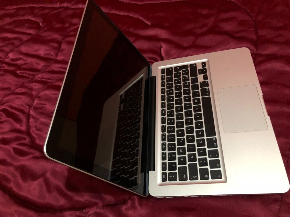 Apple MacBook Pro 13" 2011 · i5 · 4GB · 500GB, foto 3 di 5