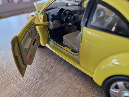 Modell Volkswagen new Beetle 1998 Burago 1/18 made in Italy - Bild 9 von 14