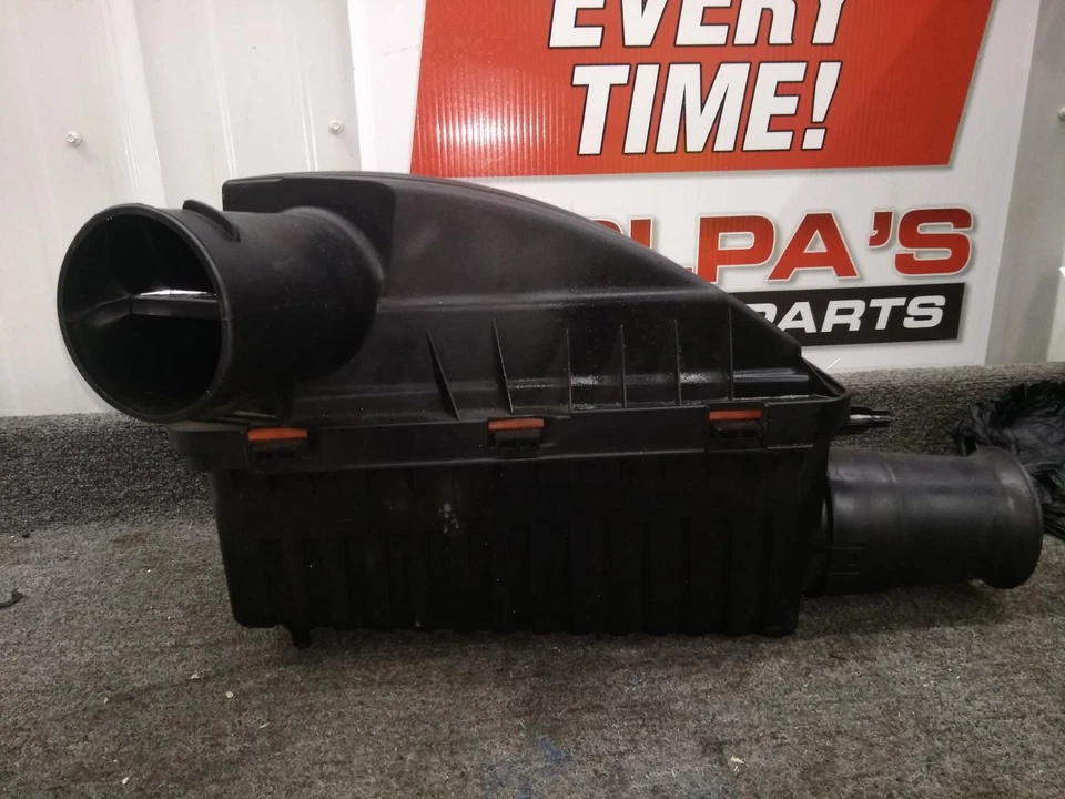 Conjunto de filtro de aire usado se adapta a: camioneta Ford F250SD 2006 6,8 grado A Foto 2 de 4