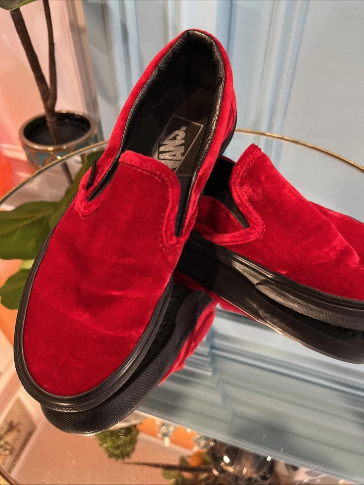 Tênis Feminino VANS Off the Wall Veludo Vermelho Tamanho 6.5 - Imagem 3 de 4