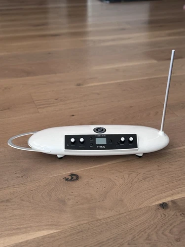 Moog Theremini White Synthesizer Module - EW-THEREMINI-01