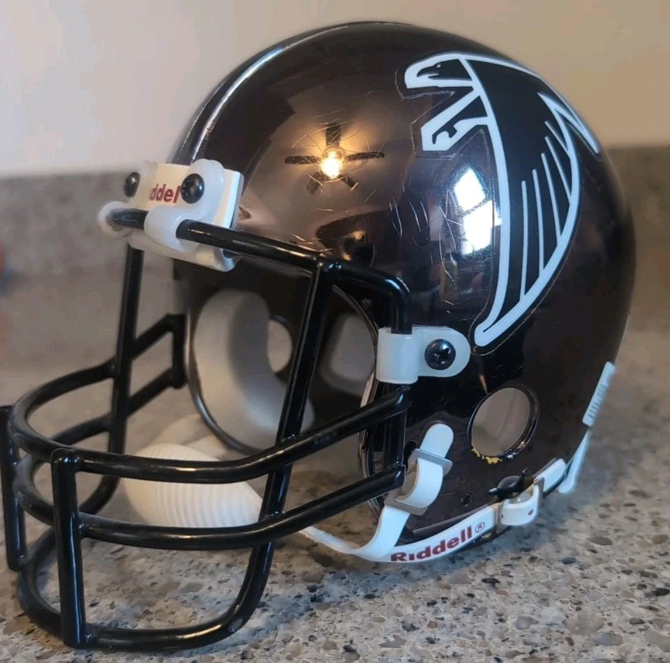 Falcons Michael Vick Absolute Memorabilia Mini Helmet Autograph 12/24 FADING. - Image 4 of 4