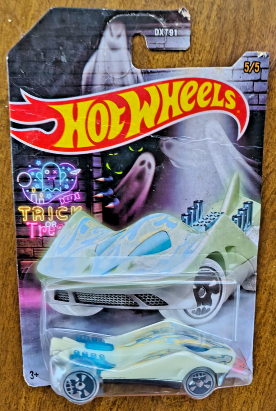 Hot Wheels "Super Stinger" White & Blue Brand New