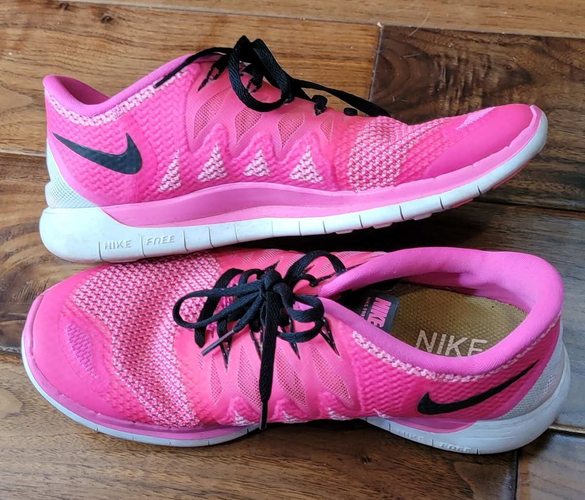 Nike Womens Shoes Running Athletic Sneakers Neon Pink
