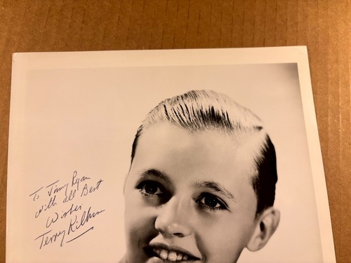 Terry Kilburn Very Rare Vintage Autographed 8/10 Photo Xmas Carol Goodbye Chips - Afbeelding 2 van 7