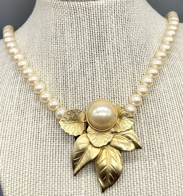 Vintage Richelieu Gold Tone Leaves Floral Pendant &amp; Pearl Necklaces 24” PN9937