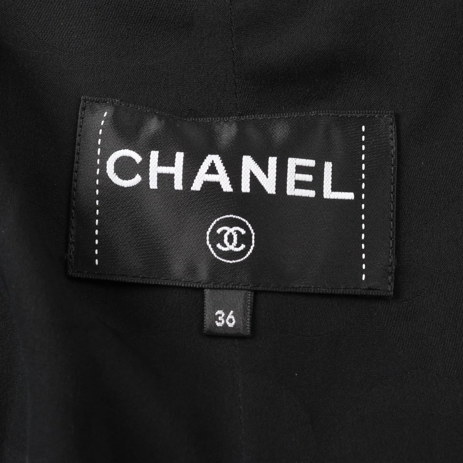 Cappotto poncho CHANEL Camelia bottoni P75859V67122 viscosa nero usato don