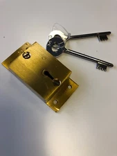 Post box lock and 2 keys Replacement Royal mail type READ DESCRIPTION FOR SIZE