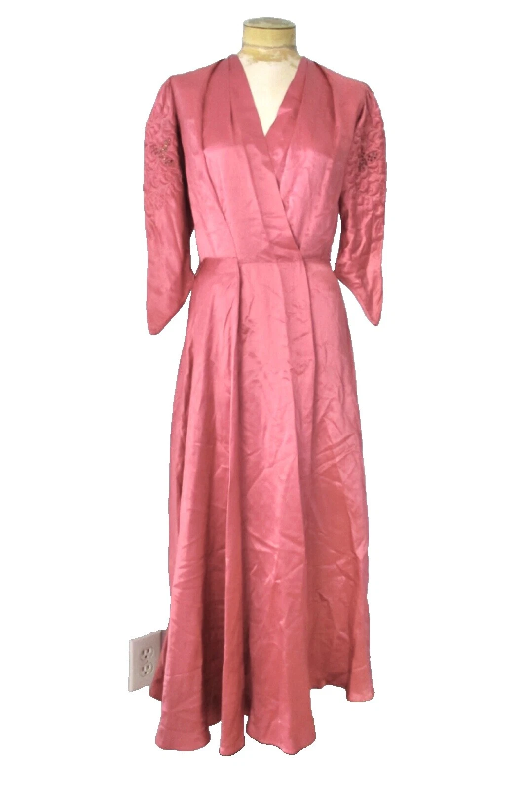 Art Deco Regular 1940s Vintage Sleepwear & Robes for Women